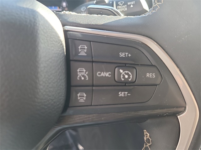 Vehicle image 32 of 35
