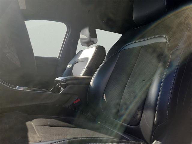 Vehicle image 15 of 35