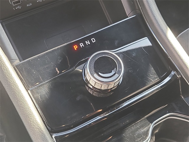Vehicle image 25 of 35