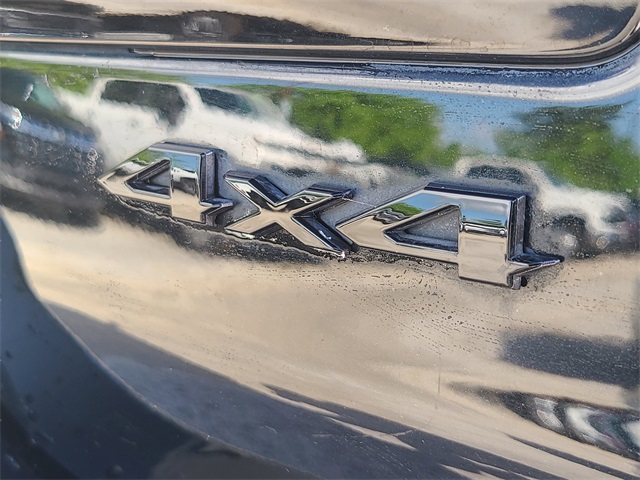 Vehicle image 31 of 35