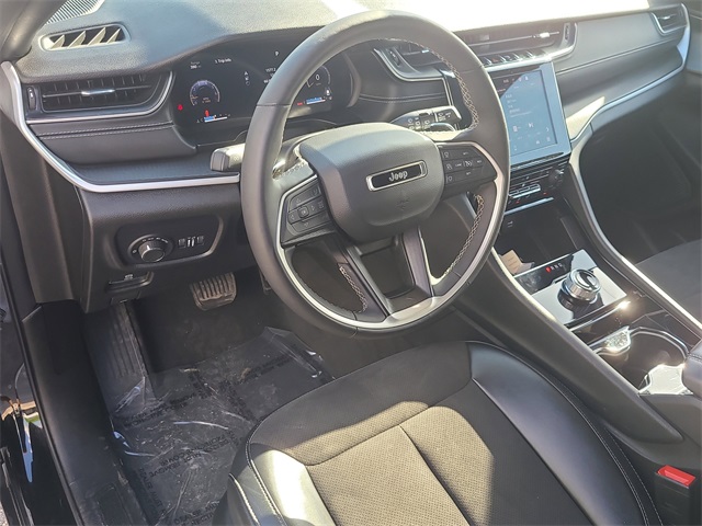 Vehicle image 19 of 35