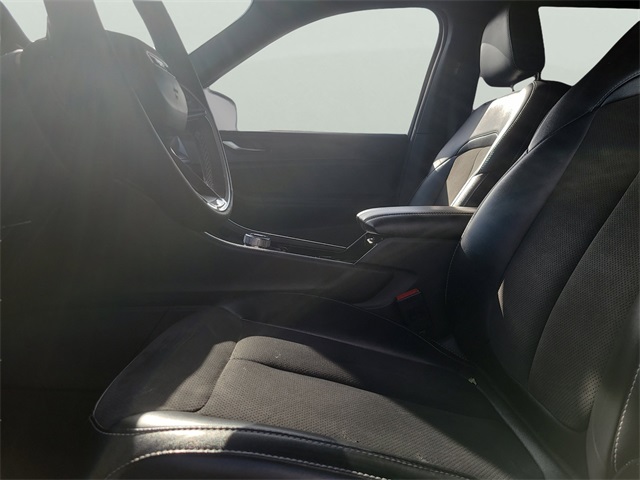 Vehicle image 14 of 35