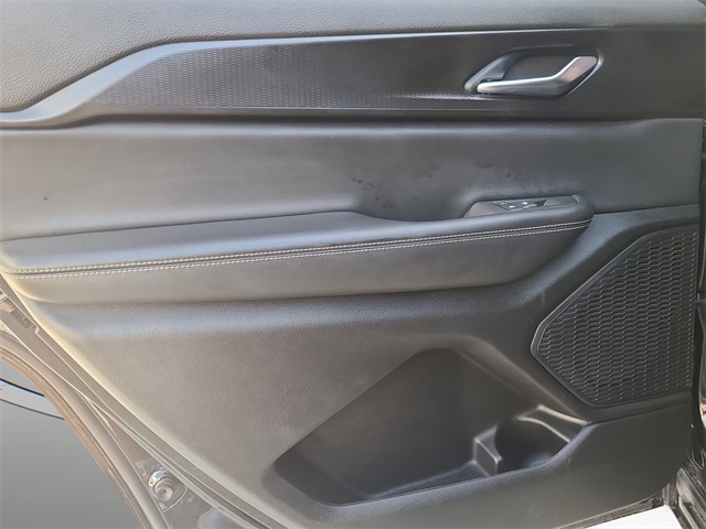 Vehicle image 26 of 35