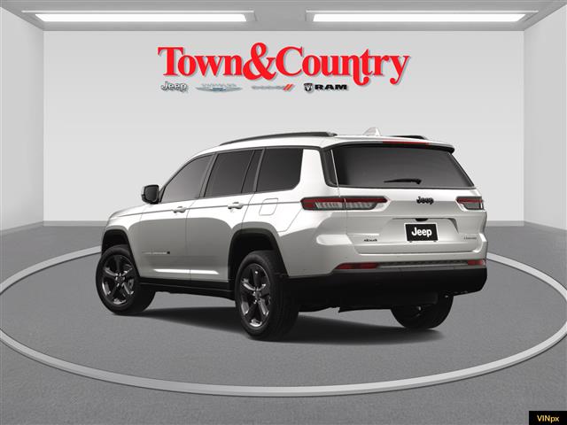 2023 Jeep Grand Cherokee L Limited Image 14 of 24