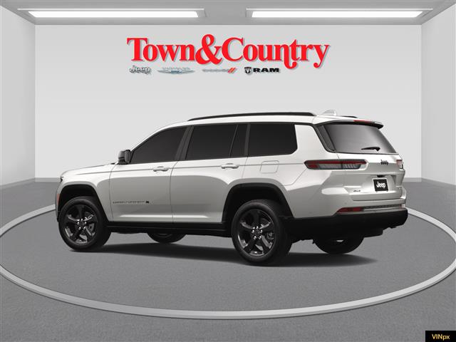 2023 Jeep Grand Cherokee L Limited Image 15 of 24