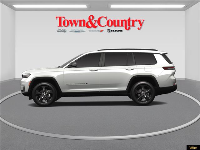 2023 Jeep Grand Cherokee L Limited Image 16 of 24