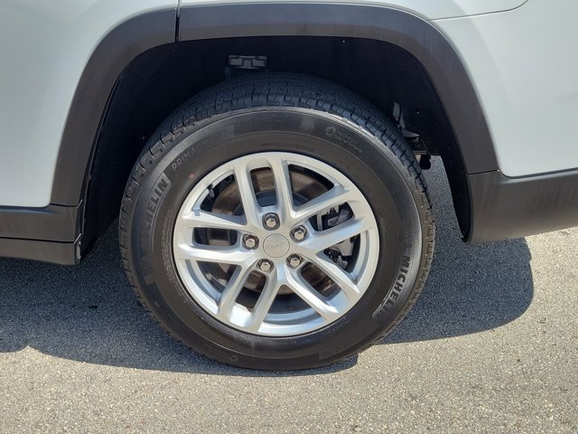 Vehicle image 9 of 30