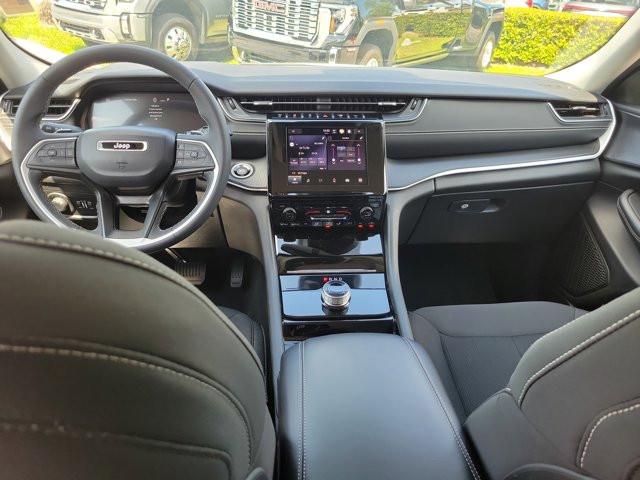Vehicle image 14 of 30