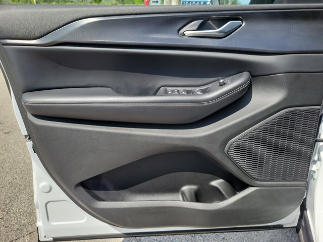 Vehicle image 18 of 30
