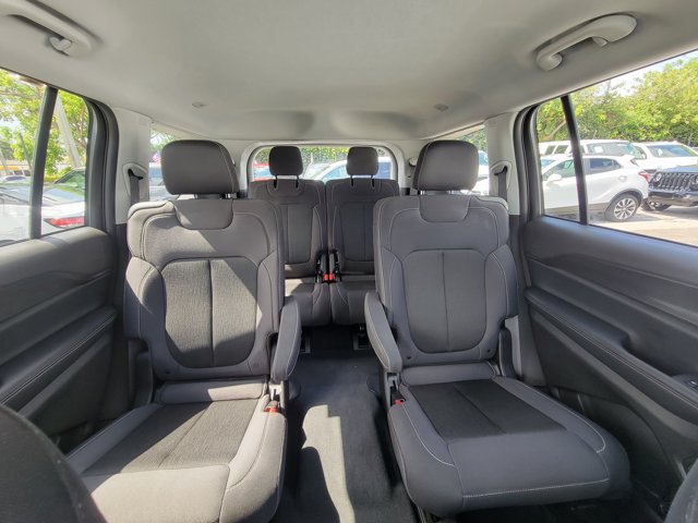 Vehicle image 28 of 30