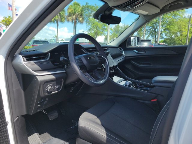 Vehicle image 15 of 30