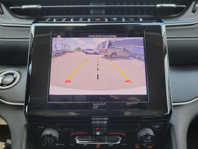 Vehicle image 27 of 30