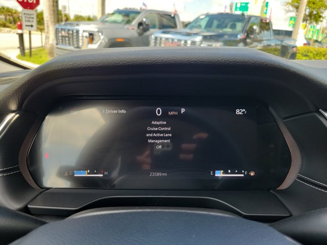 Vehicle image 23 of 30
