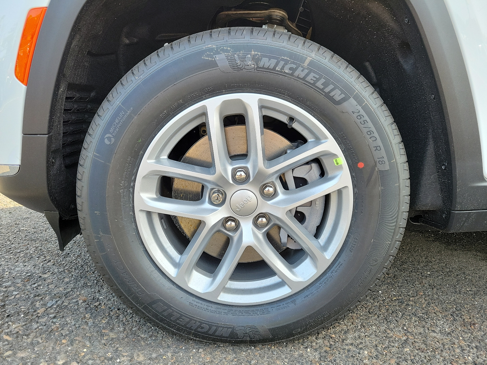 Vehicle image 4 of 6
