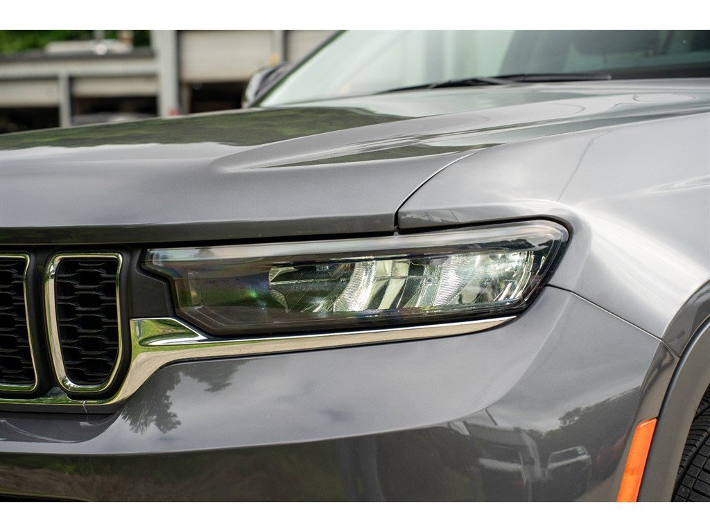 Vehicle image 9 of 43