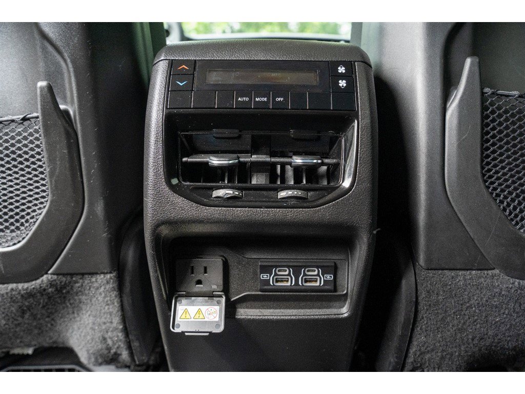Vehicle image 23 of 43