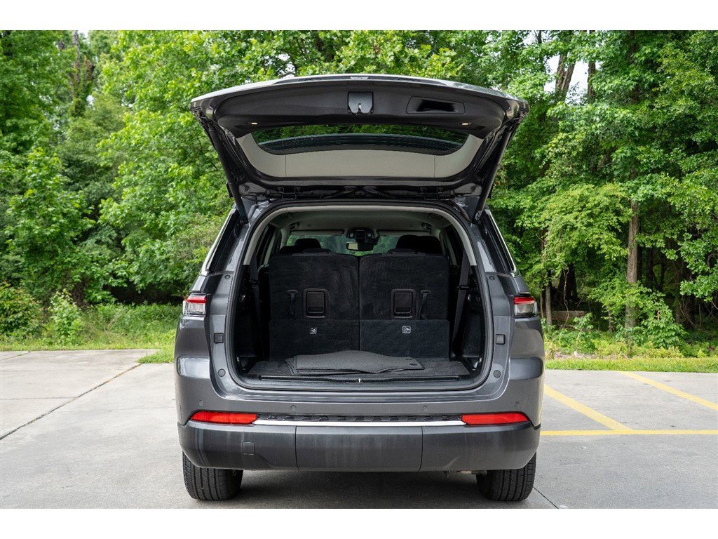 Vehicle image 11 of 43