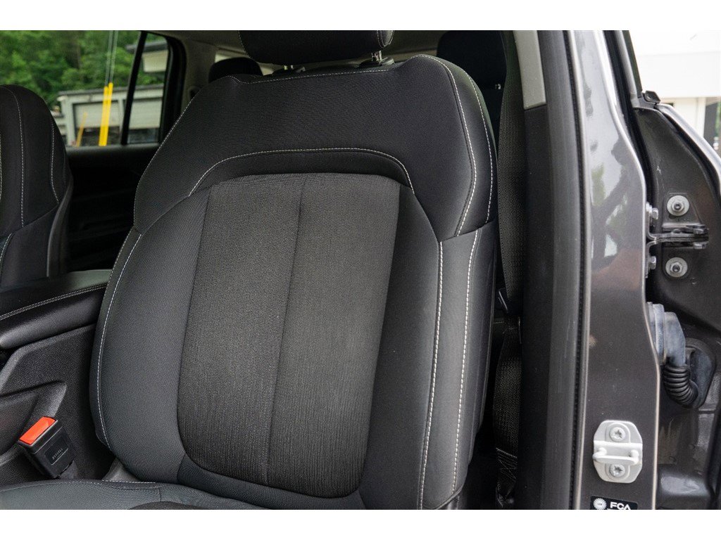 Vehicle image 29 of 43