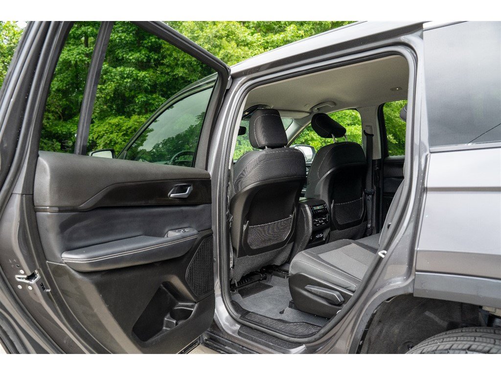 Vehicle image 14 of 43
