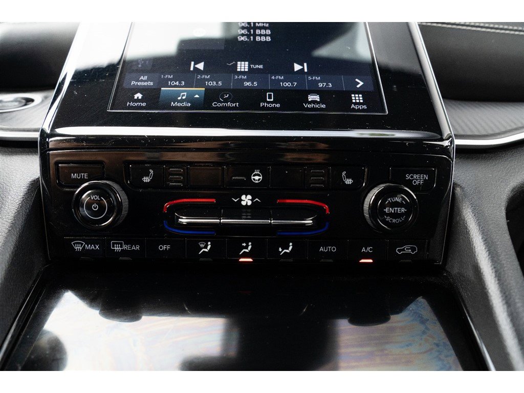 Vehicle image 40 of 43