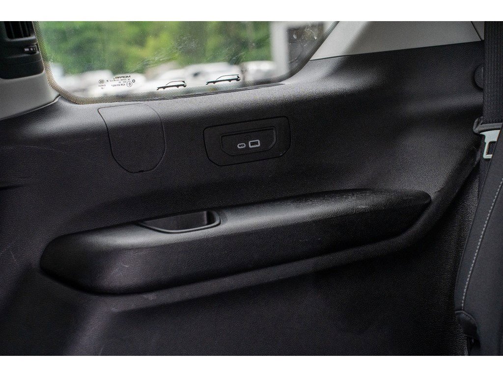 Vehicle image 22 of 43