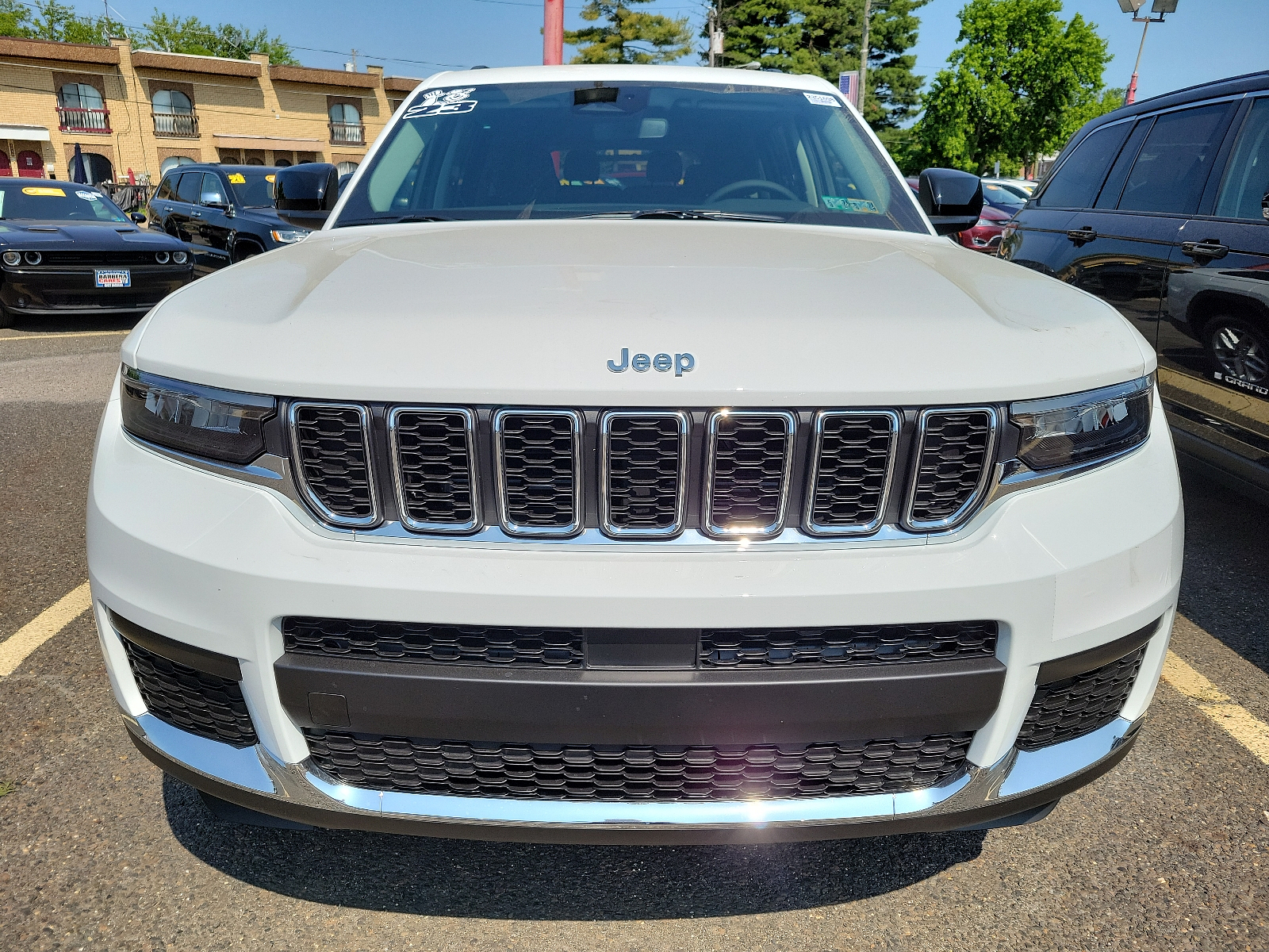Vehicle image 2 of 6