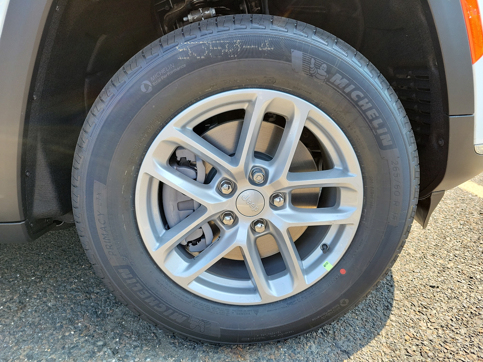 Vehicle image 4 of 6