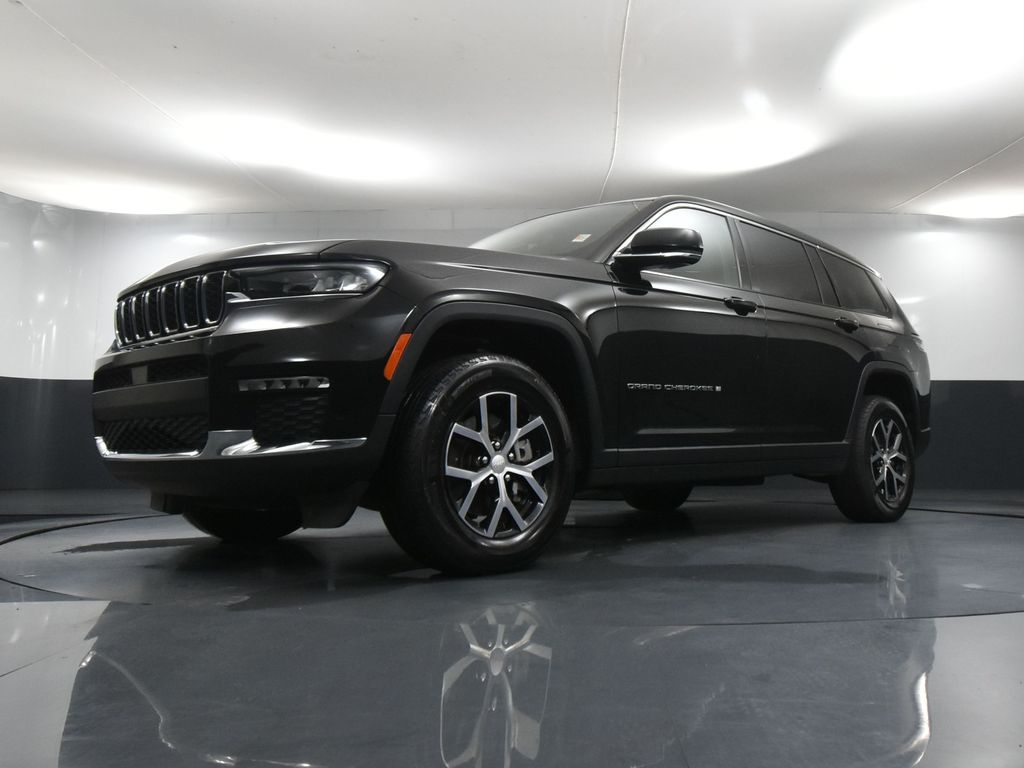 Vehicle image 10 of 66