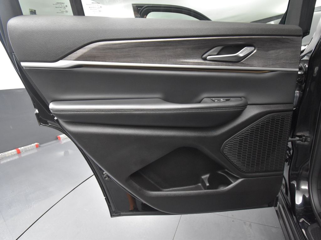 Vehicle image 45 of 66
