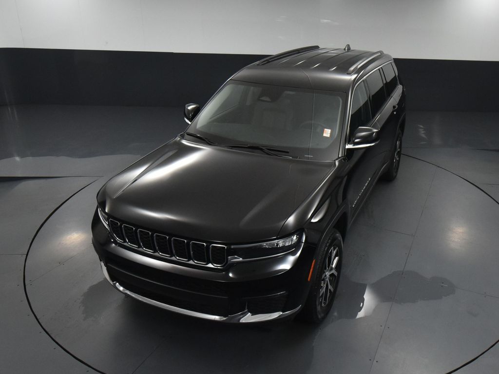 Vehicle image 2 of 66