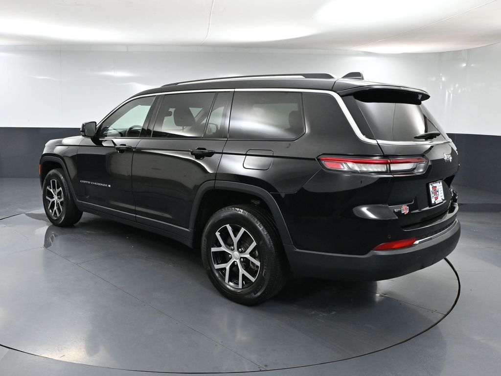 Vehicle image 12 of 66