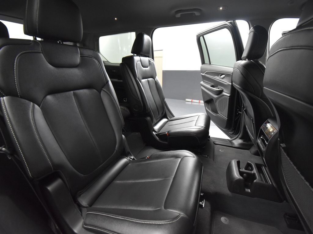 Vehicle image 24 of 66