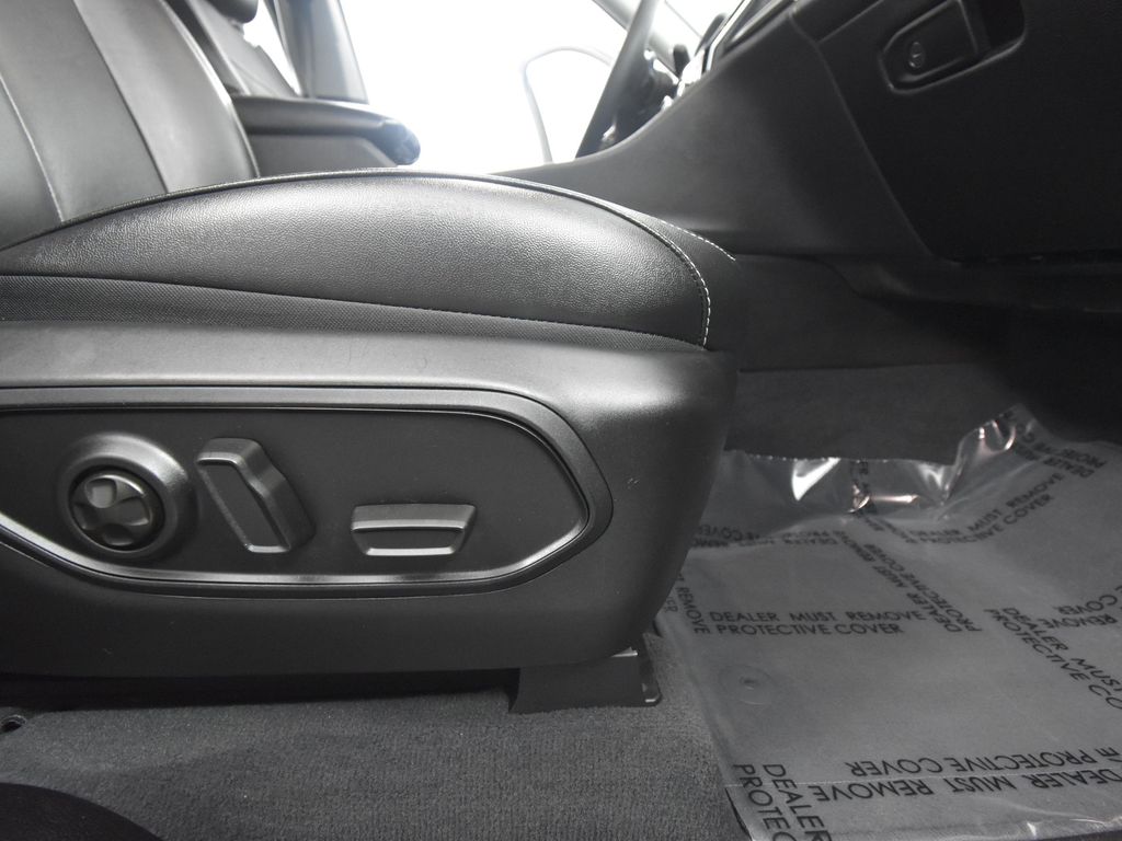 Vehicle image 64 of 66