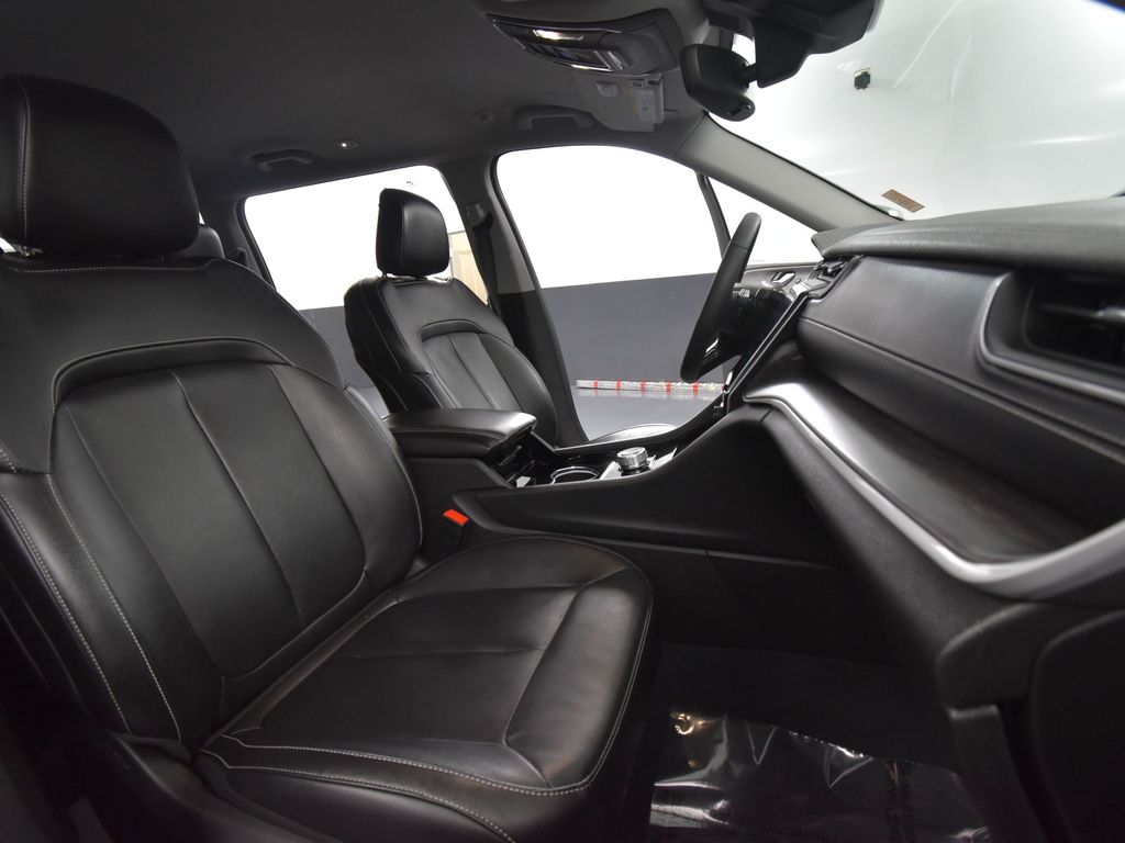 Vehicle image 30 of 66