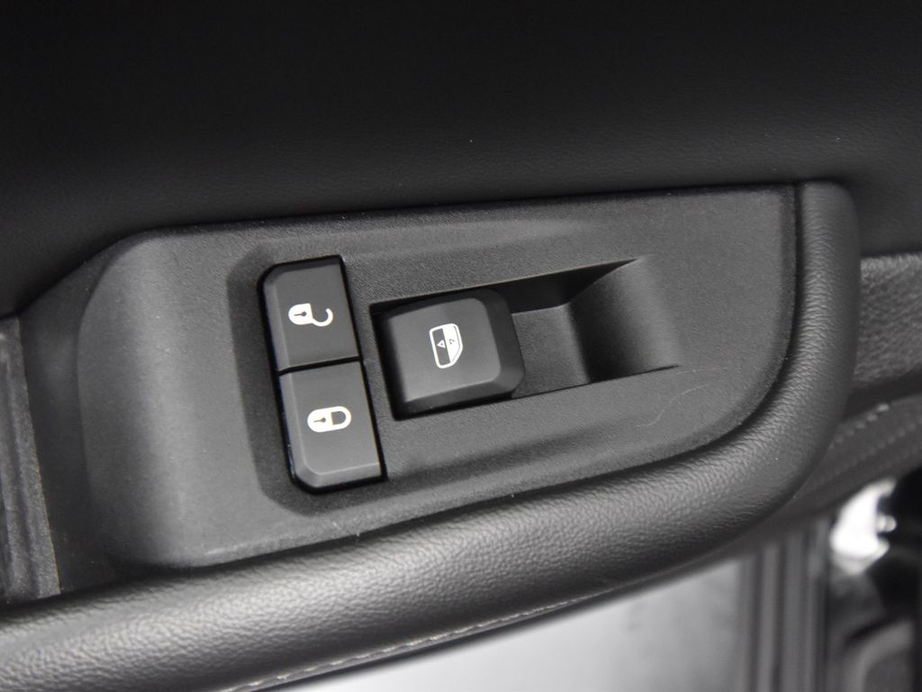 Vehicle image 51 of 66