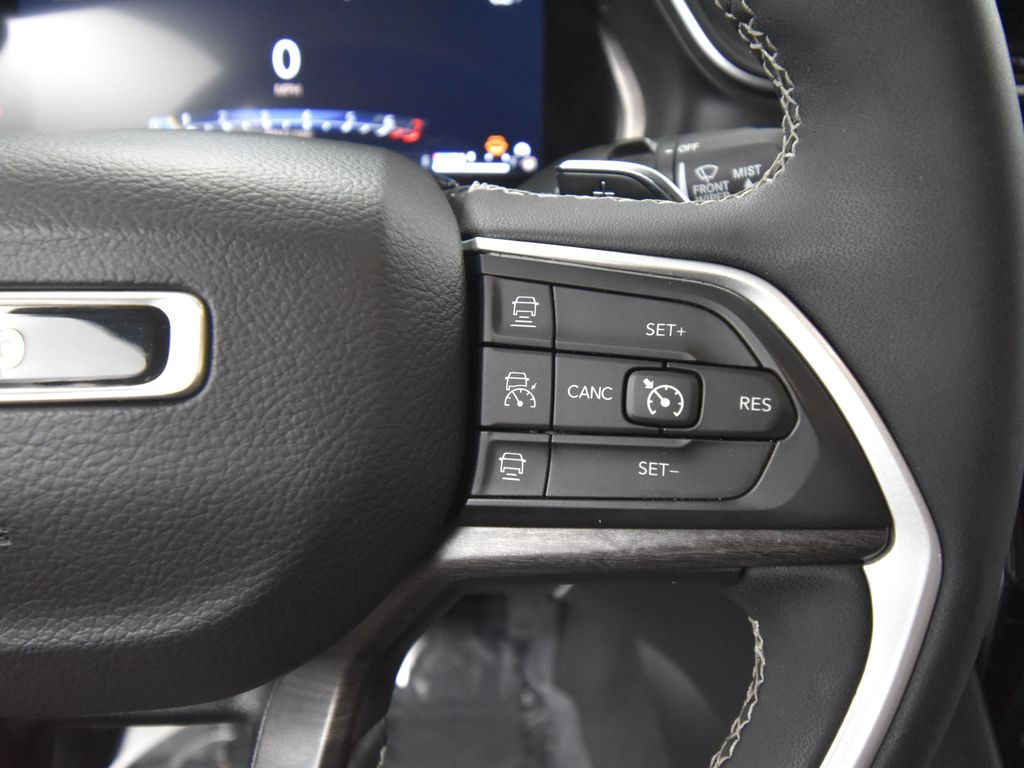 Vehicle image 62 of 66