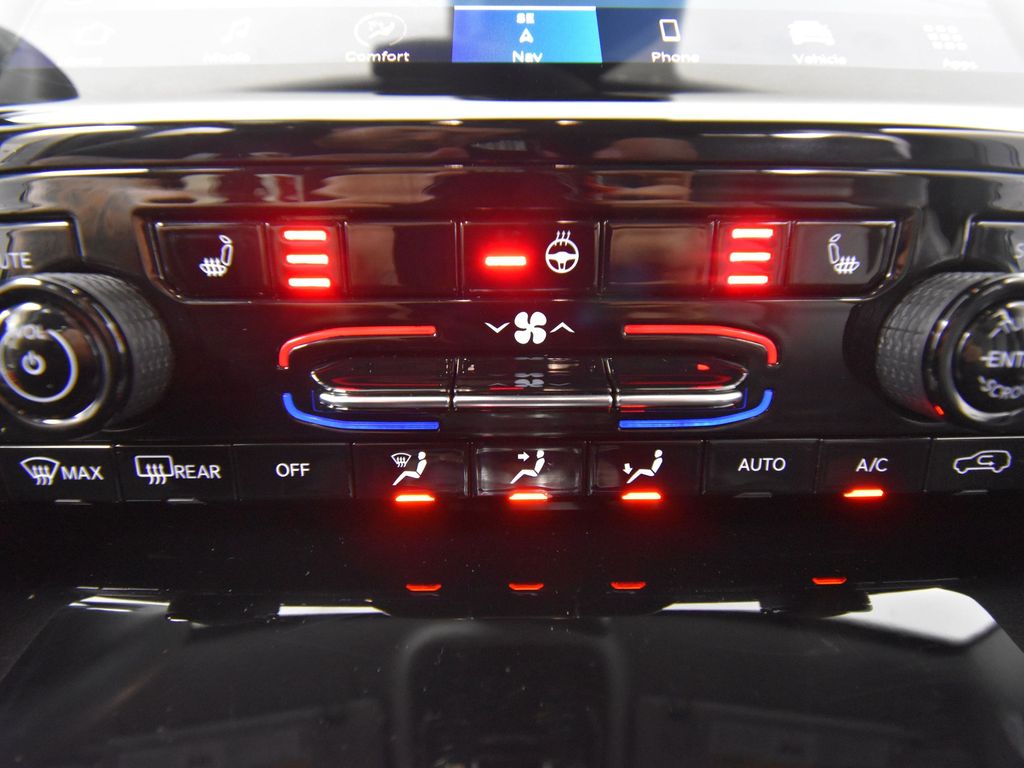 Vehicle image 41 of 66