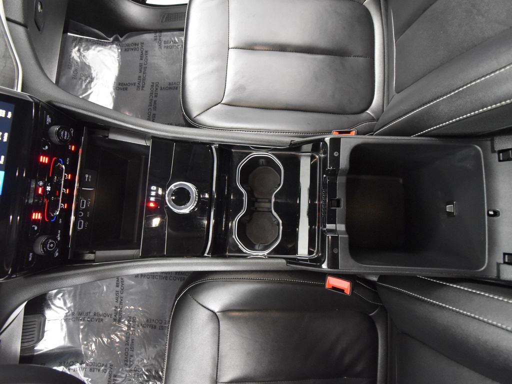 Vehicle image 43 of 66