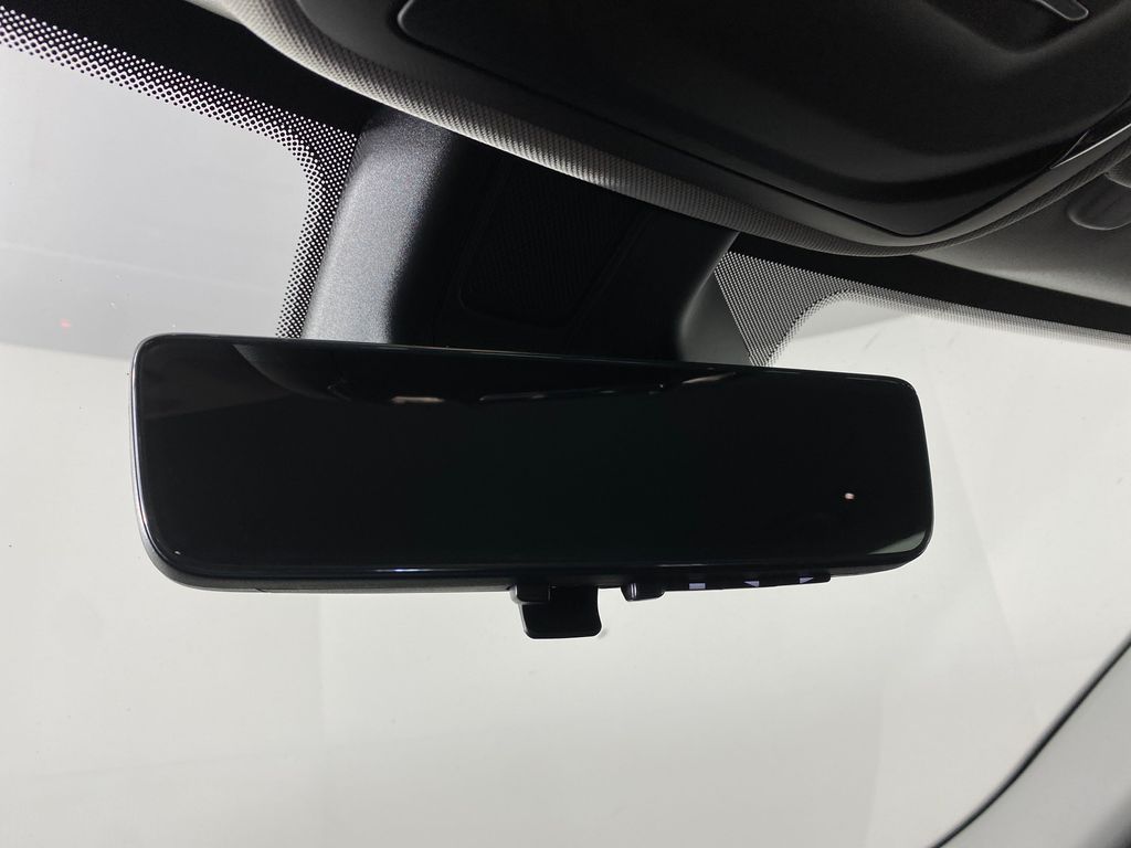 Vehicle image 27 of 45