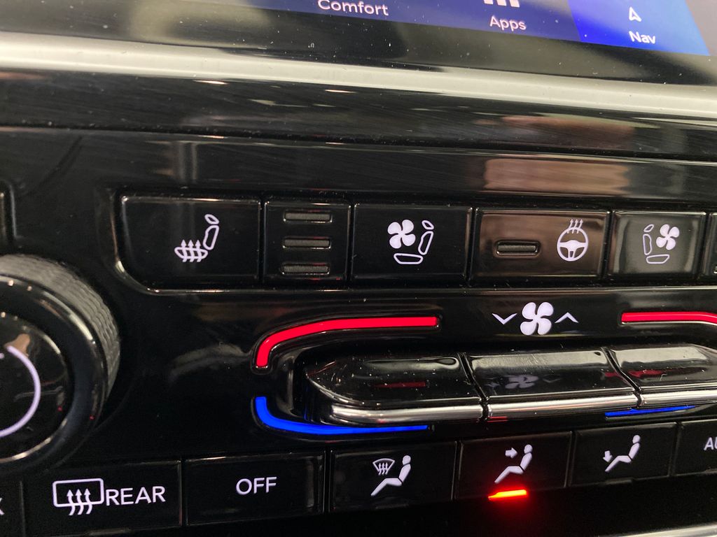 Vehicle image 23 of 45
