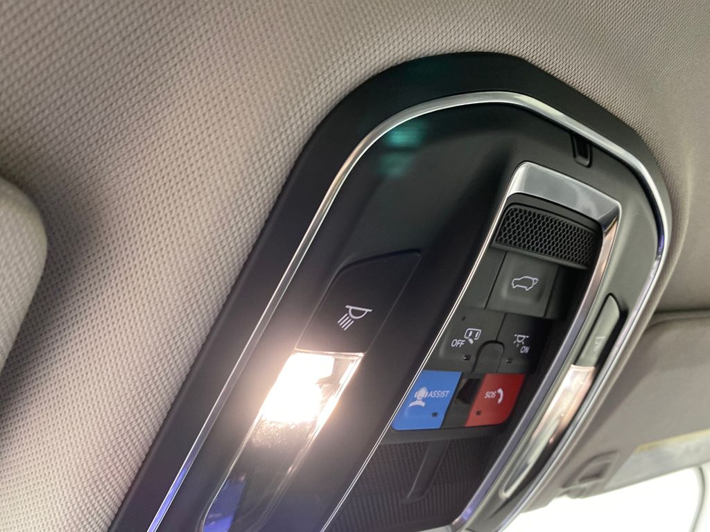 Vehicle image 29 of 45