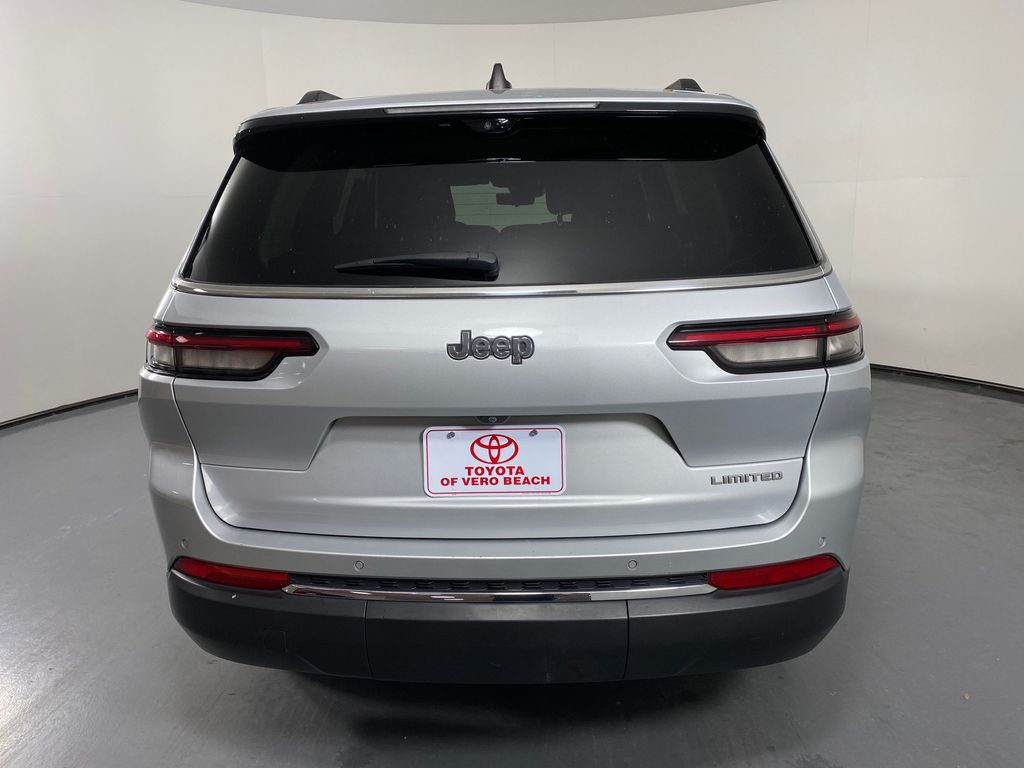 Vehicle image 5 of 45
