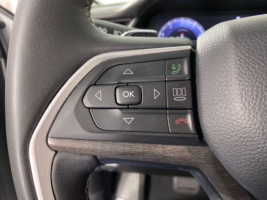 Vehicle image 14 of 45