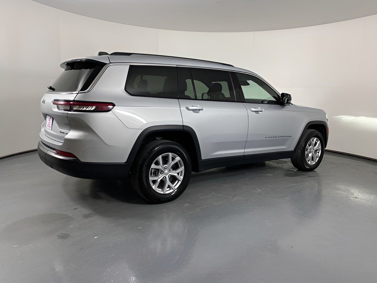 Vehicle image 43 of 45