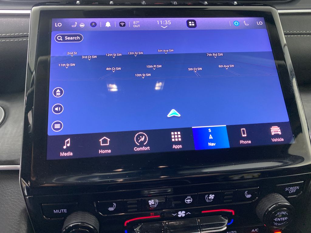 Vehicle image 21 of 45