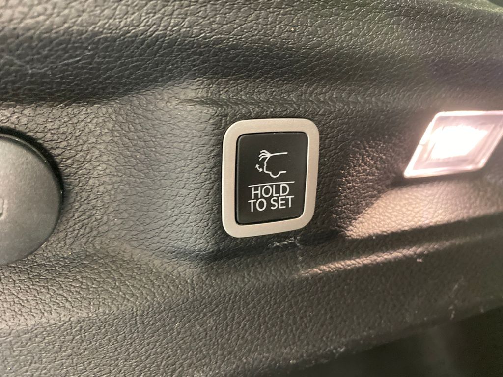 Vehicle image 36 of 45