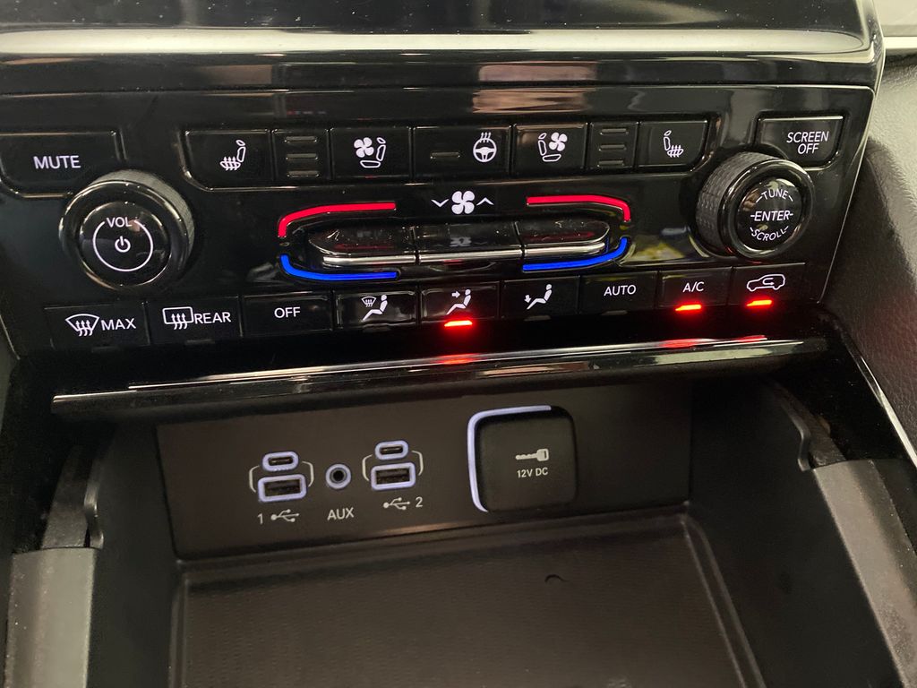 Vehicle image 22 of 45