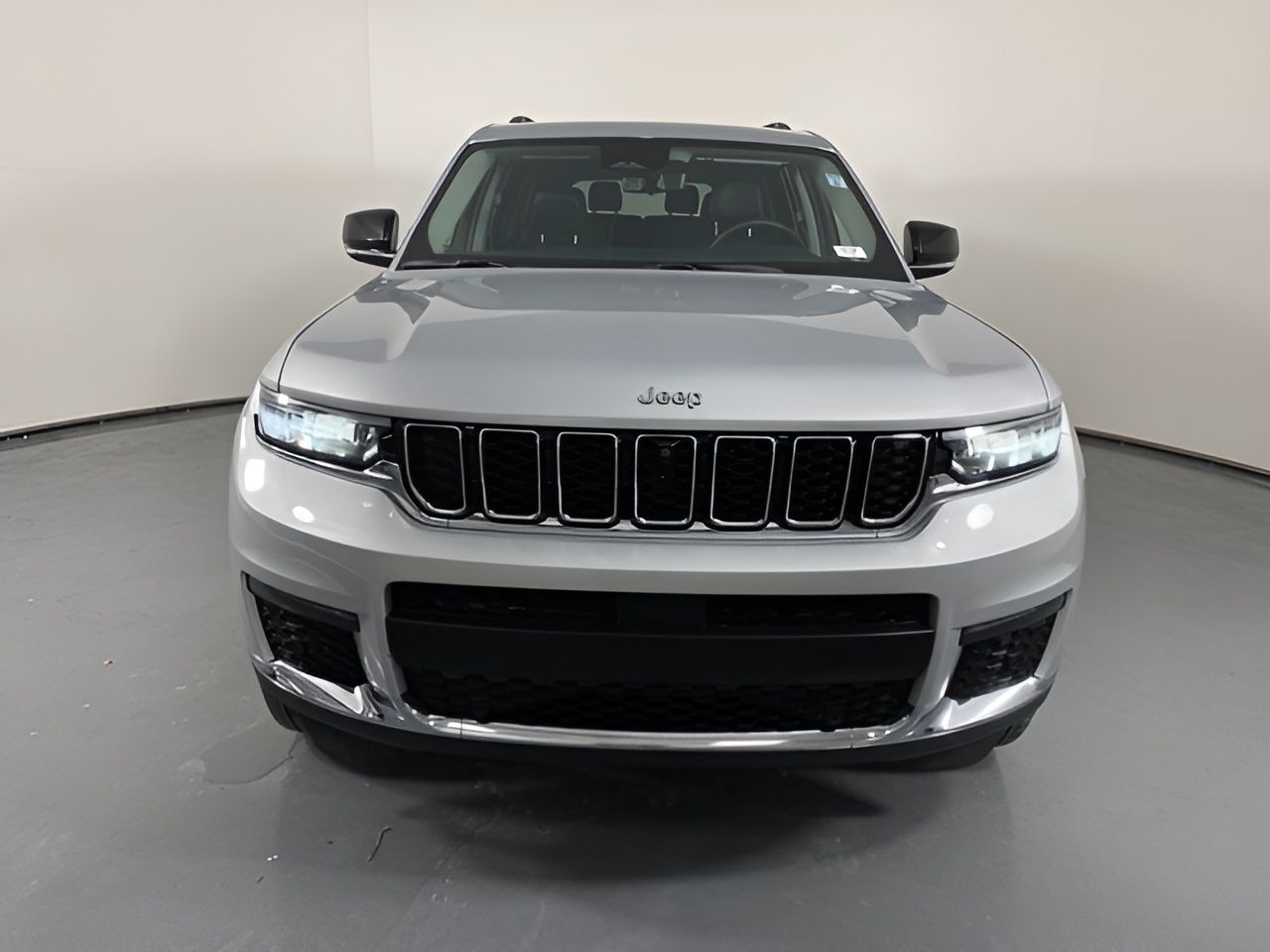 Vehicle image 41 of 45