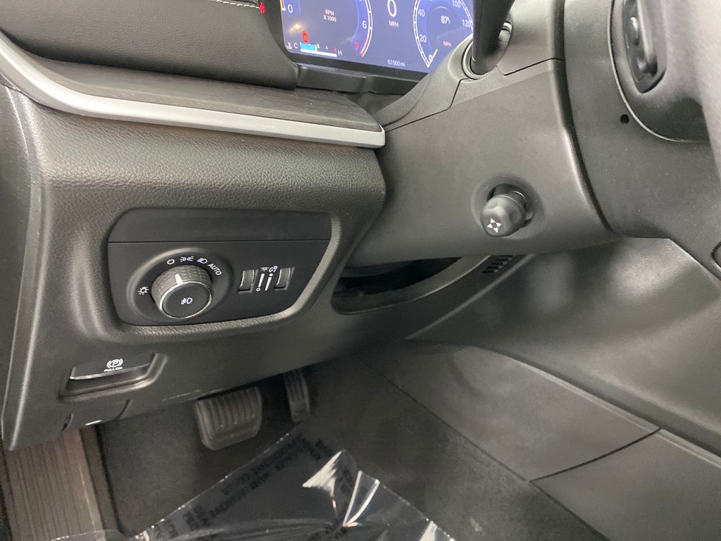 Vehicle image 12 of 45
