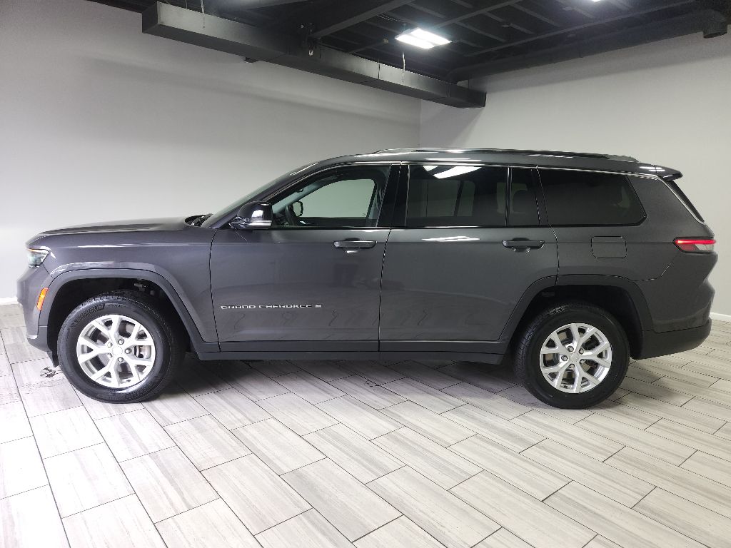 2023 Jeep Grand Cherokee L Limited Image 8 of 25